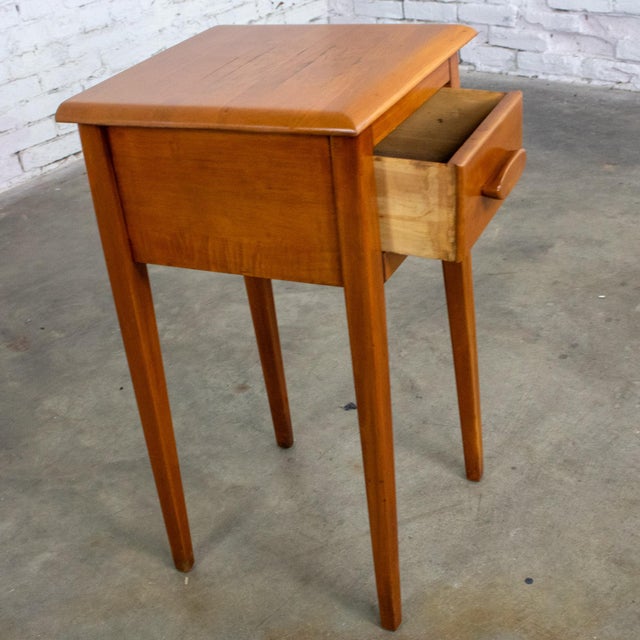 1930s to 1950s Transitional Solid Maple Nightstand or End Table With Hand Carved Pulls For Sale - Image 10 of 18