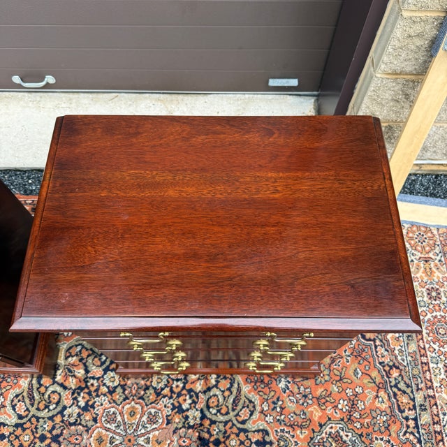 Vintage Chippendale Solid Mahogany 4 Drawer Nightstand Chests Attr. Crescent Furniture For Sale In Philadelphia - Image 6 of 14