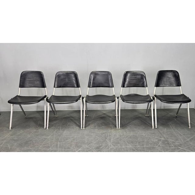 Mid-Century Knoll Stackable Chairs by Don Albinson, 1970s, Set of 5, in Very Good conditions. Designed 1970 to 1979