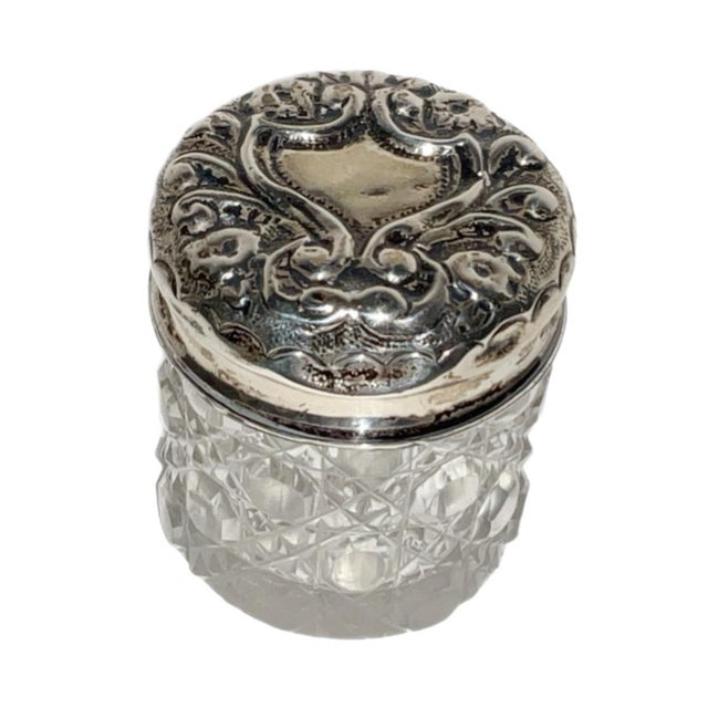 Hallmark for Birmingham 1901, likely made by Synyer & Beddoes. Synyer & Beddoes (Harry Synyer & Charles Joseph Beddoes)...