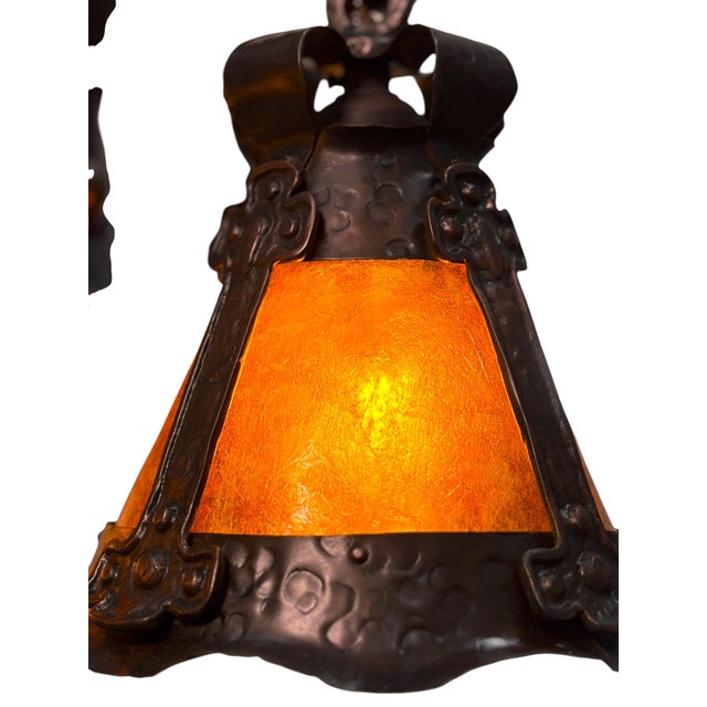1910s Arts and Crafts 5 Light With Four Lanterns and Mica Dome Bottom Light For Sale - Image 13 of 16