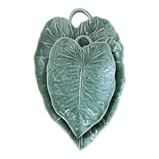 Vintage Bordallo Pinheiro Portugal Majiloca Green Leaf Serving Dishes - Set of 2 For Sale
