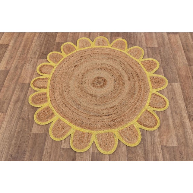 Yellow Round Jute Scallop Rug - 9'x9' For Sale - Image 4 of 9