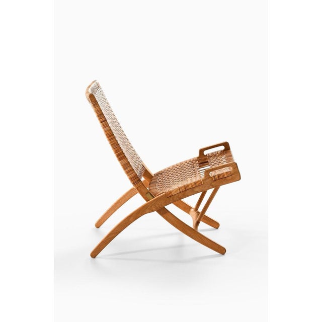Wood Folding Easy Chair in Cane and Oak from Hans Wegner, 1949 For Sale - Image 7 of 11