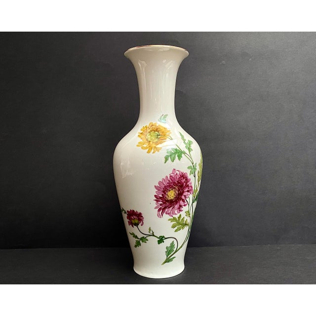 Vase in Ivory White Porcelain from Eschenbach, Bavaria, Germany, 1950s For Sale - Image 3 of 6