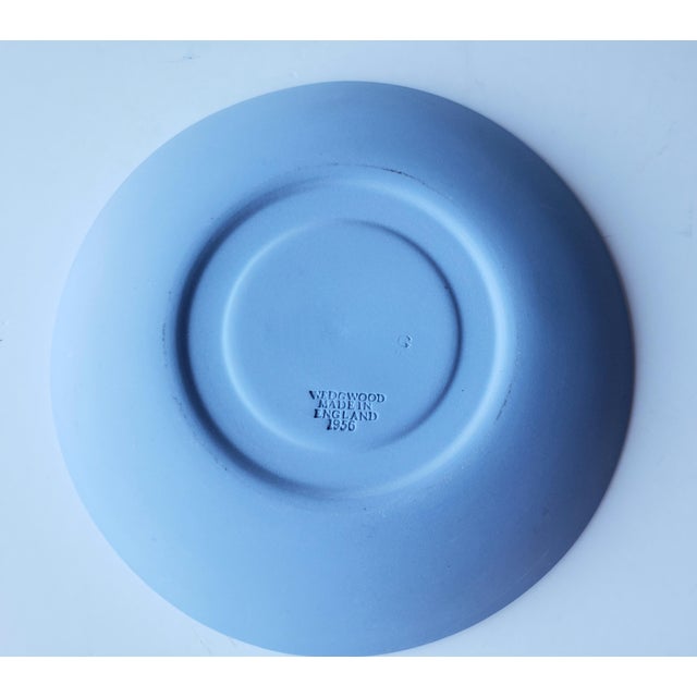 Josiah Wedgwood Vintage 1956 Wedgwood Blue Jasperware Catchall -Sacrifice For Sale - Image 4 of 7