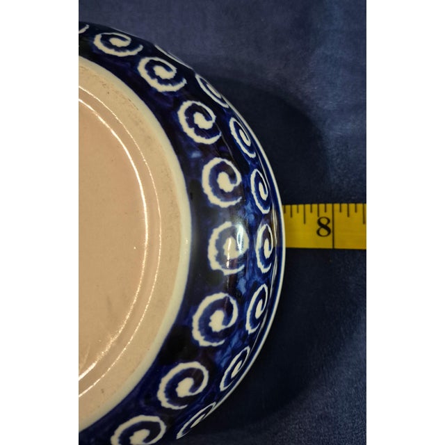 Vintage Zakłady Ceramiczne Bolesławiec Polish Pottery Blue Spiral Cereal/Serving Bowl - "M4" Form For Sale - Image 4 of 5