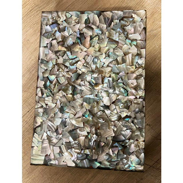1970s Resin With Mother of Pearl Inclusion Box For Sale - Image 5 of 11