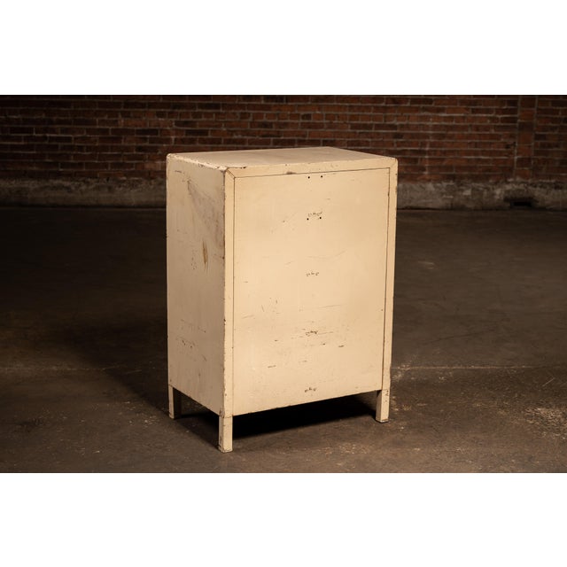 Simmons Company Furniture Vintage Metal Lowboy Dresser in Cream Enamel For Sale - Image 4 of 15