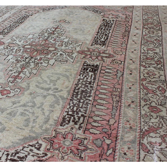 Early 20th Century Antique Turkish Sivas Rug With Delicate Pink Center Medallion For Sale In Atlanta - Image 6 of 8