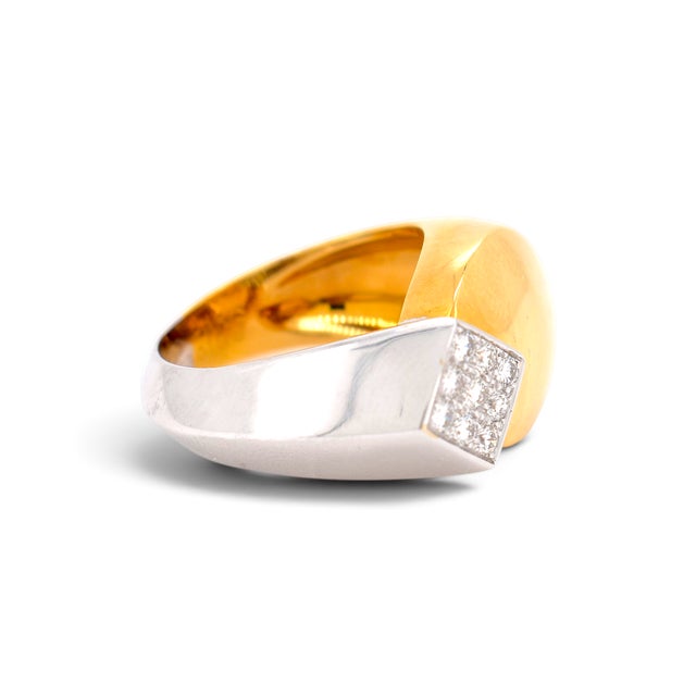 Modern Fred Paris Vintage 18k Gold Signet Ring — Diamond Pavé | Signed & Numbered, Size 6.5 For Sale - Image 3 of 6