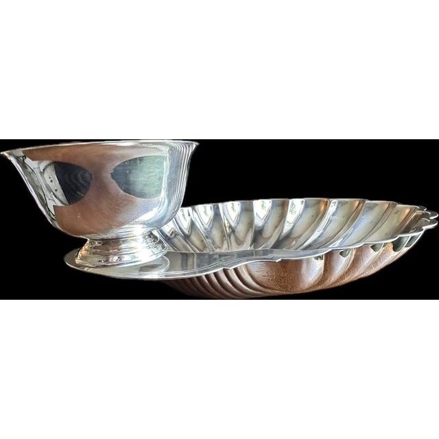 F.B. Rogers Silver Co. Vintage Mid Century w.m Rogers Silverplate Scallop Clam Shell Tray With Serving Dish For Sale - Image 4 of 9