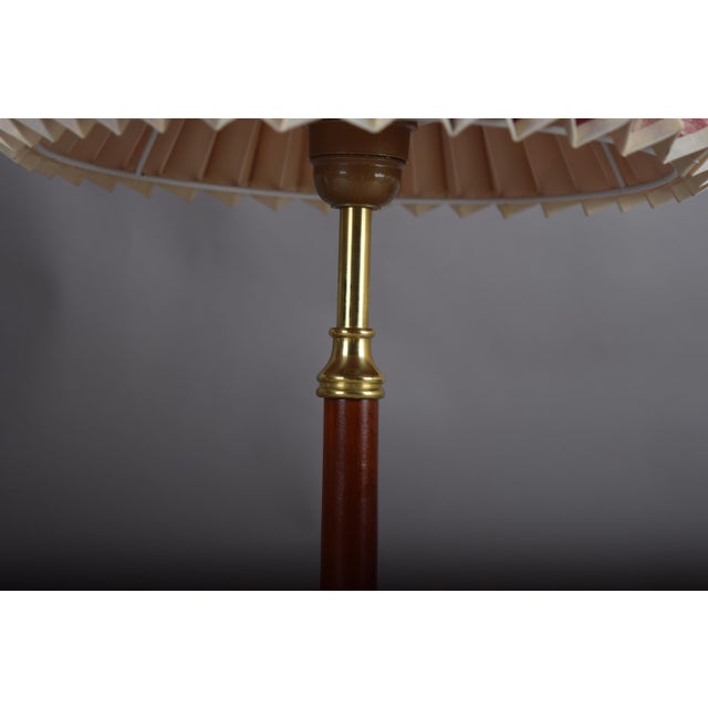 Brown Brass and Wood Table Lamps with Pleated Floral Shades, 1970s, Set of 2 For Sale - Image 8 of 12