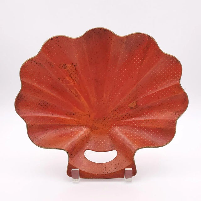 Chinoiserie 19th Century Crumber and Brush in Papier-Mâché in the Chinese Style- 2 Pieces For Sale - Image 3 of 9