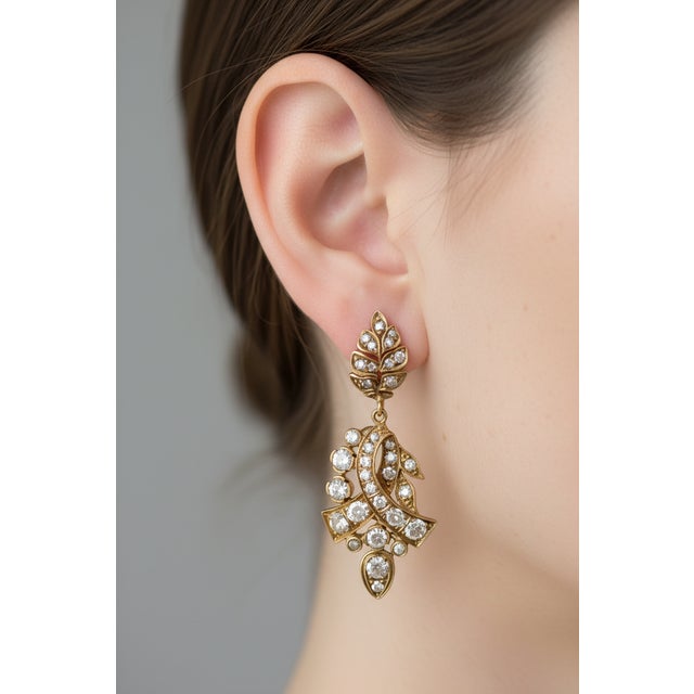Early Victorian 18k Gold Diamond Earrings With Leaf and Ribbon Motif With 6 Carats For Sale - Image 12 of 13