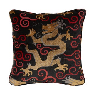 Contemporary Schumacher Bixi Velvet Pillow in Onyx - 18ʺW × 18ʺH For Sale