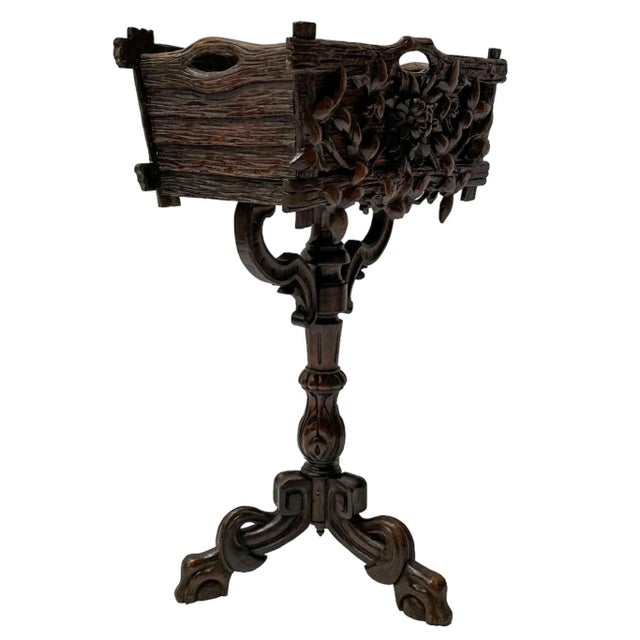 French Carved Fruitwood Black Forest Planter or Jardiniere, 1880s For Sale - Image 3 of 13