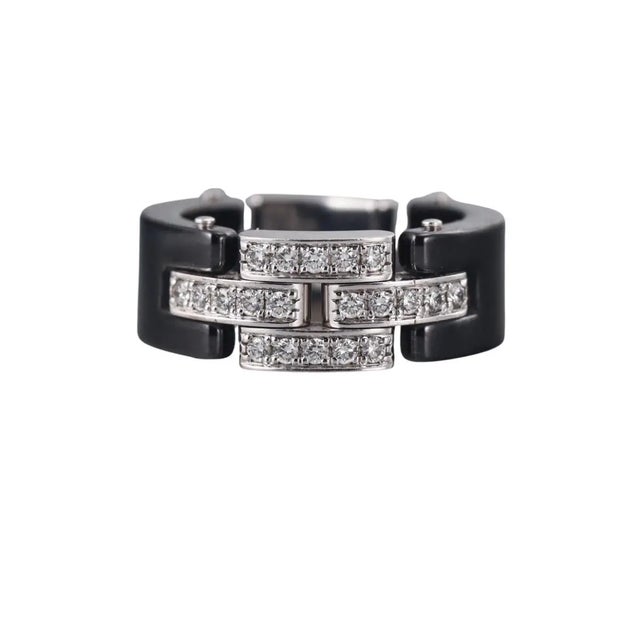 Black Cartier Maillon Panthère 18k Gold Black Ceramic and Diamond Cocktail Ring For Sale - Image 8 of 9