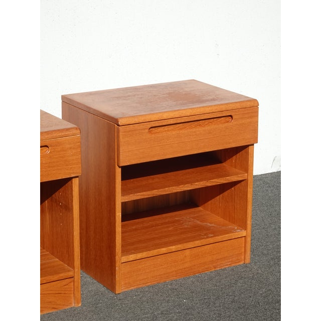 Mid-Century Modern Pair of Vintage Danish Modern Brown Nightstands by Jesper Made in Denmark For Sale - Image 3 of 6