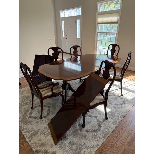 1980s Baker Historic Charleston Mahogany Dining Table w/ 2 Leaves & 6 Shield-Back Chairs For Sale - Image 13 of 17