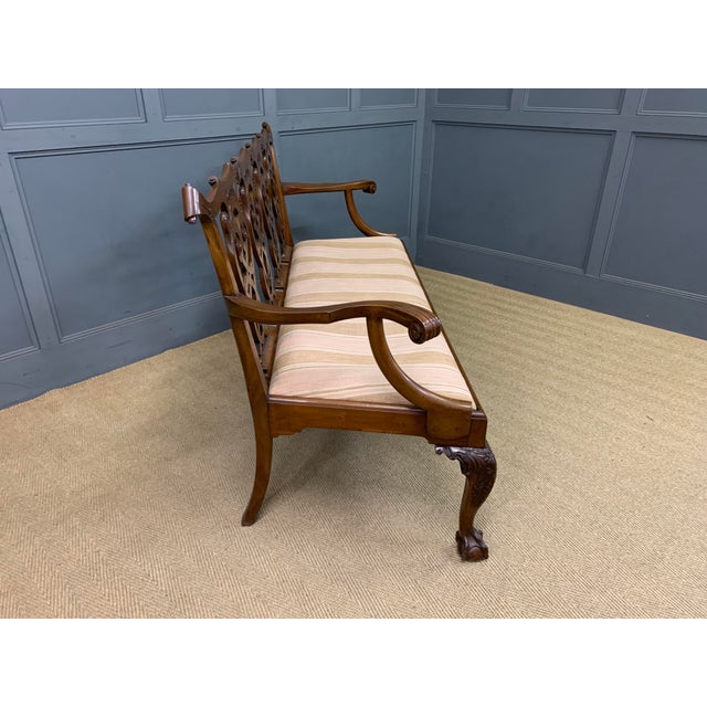 Chippendale Style Carved Mahogany Settee, 1900 For Sale - Image 4 of 18