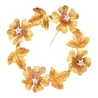 late 19th Century Victorian 14k Yellow Gold Flower and Leaves Circle Pin With Diamonds For Sale