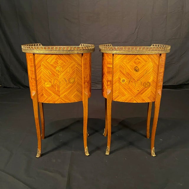 French Louis XV Marquetry Inlaid Vintage Night Stands -a Pair For Sale - Image 10 of 13