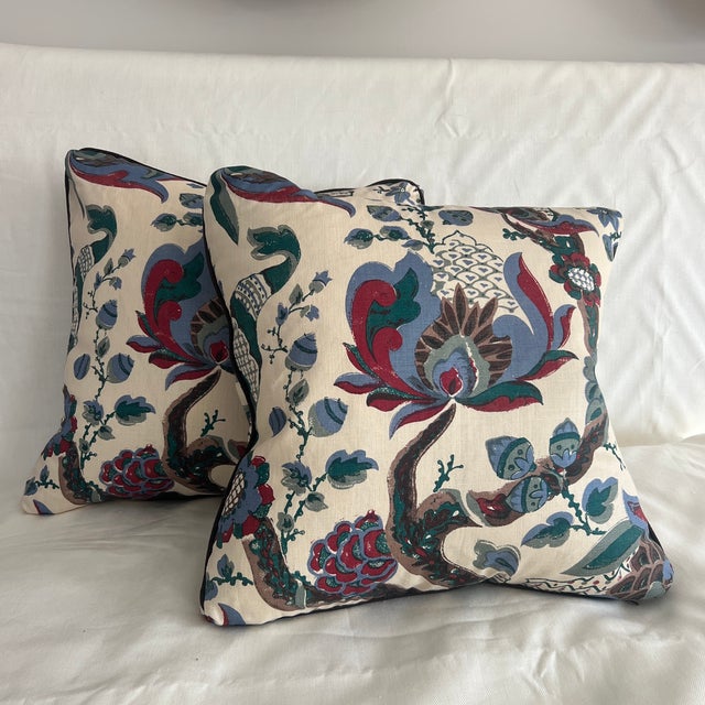 2020s Custom Designer Pillow in a Flora Soames Linen Turkish Corners and Contrasting Welt For Sale - Image 5 of 6