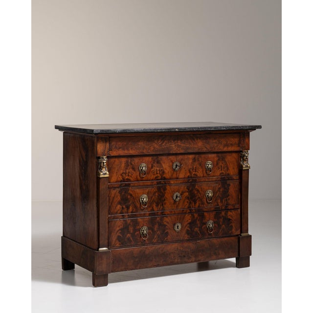 French 1820-1829 France Rich Mahogany Flame-Veneer Mahogany Chest For Sale - Image 3 of 11