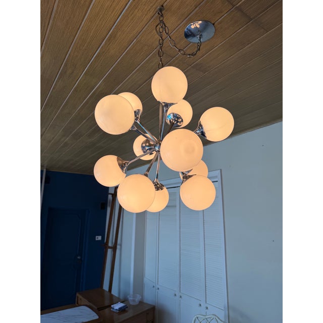 Mid-Century Modern 1970’s Mid-Century Modern Lightolier 12-Light Atomic Chrome & Milk Glass Sputnik Chandelier For Sale - Image 3 of 12