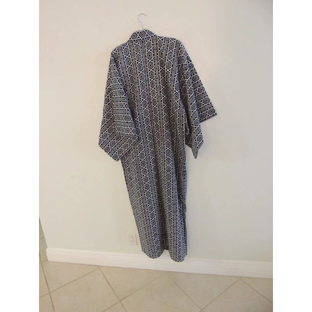 Wearable Blue and White Cotton Printed Fabric Kimono For Sale In Tampa - Image 6 of 6