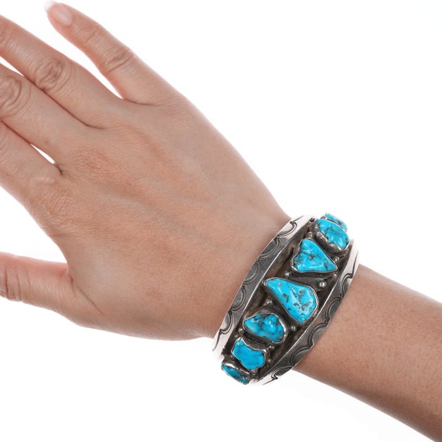 6.25" Mark Chee (1914-1981) Navajo silver cuff bracelet with turquoise For Sale - Image 11 of 11