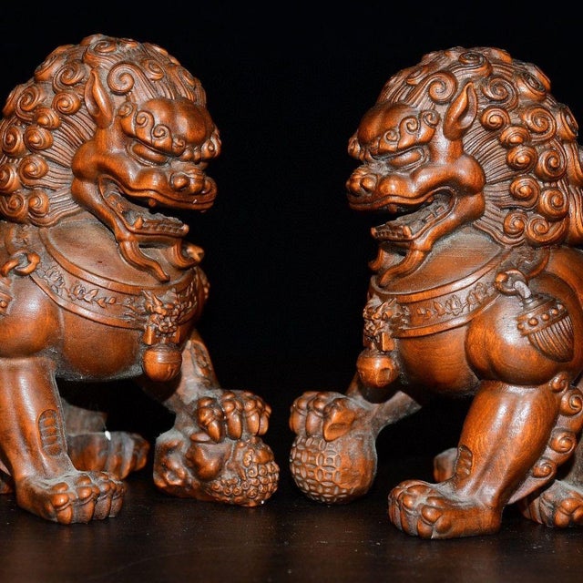 Chinese Pair of Vintage Chinese Boxwood Carved Foo Dogs / Guardian Lions For Sale - Image 3 of 9