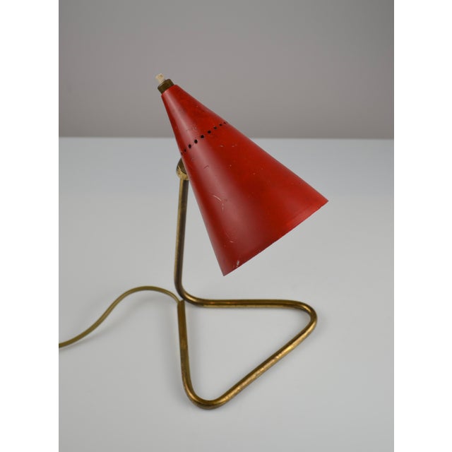 A rare “Cocotte” desk lamp designed by Gilardi & Barzaghi and produced in Italy in the 1950s. This elegant mid-century...