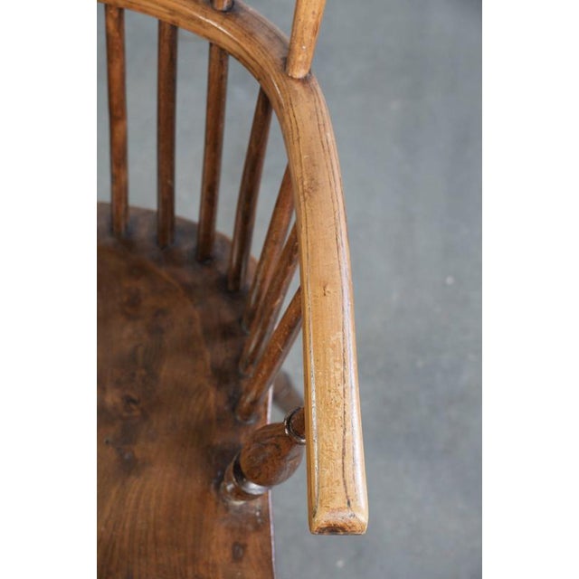 Antique English Windsor Stickback Chairs in Elm, 19th Century, Set of 2 For Sale - Image 9 of 15