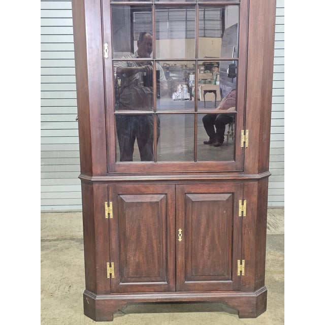 Late 20th Century Henkel Harris Mahogany Curio Corner Cabinet Hutch China Chippendale 12 Panel For Sale In Cleveland - Image 6 of 9