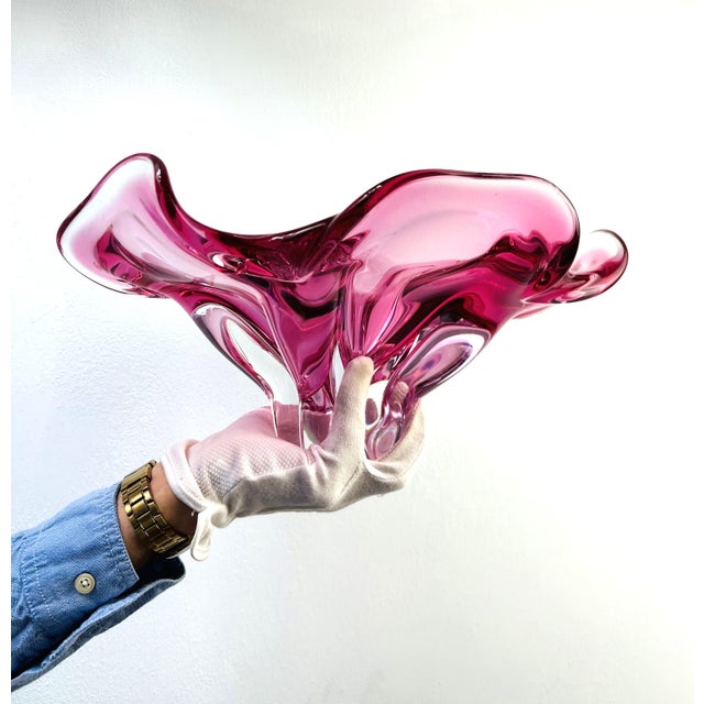 Mid-Century Modern Large Pink Art Glass Bowl by Josef Hospodka for Chřibská, Czechoslovakia, 1960s For Sale - Image 3 of 7