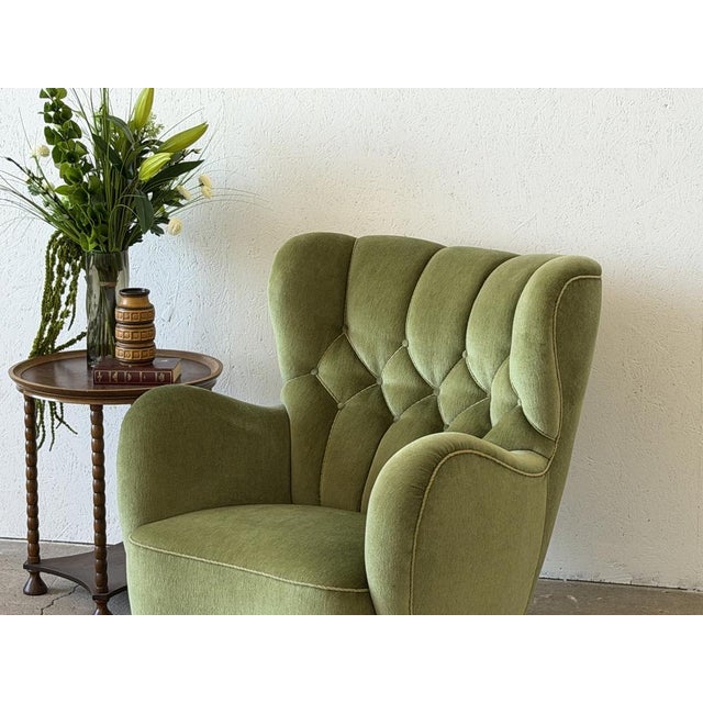 1940s Scandinavian Mordern Wingback Lounge Chair in Green Velvet, 1940s For Sale - Image 5 of 14