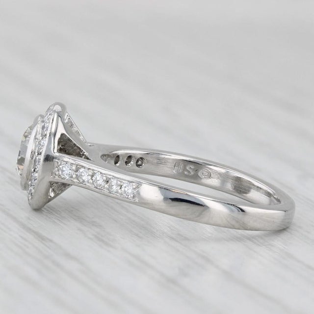 Modern 1.08ctw Round Diamond Halo Engagement Ring Platinum Size 5.5 For Sale - Image 3 of 8