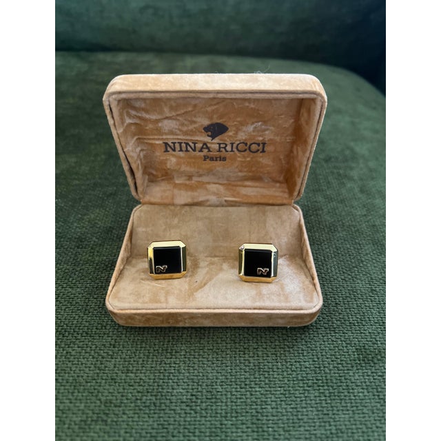 Black Rare Vintage Nina Ricci Gold & Black Cufflinks Logo Circa "1980" Original Case For Sale - Image 8 of 18