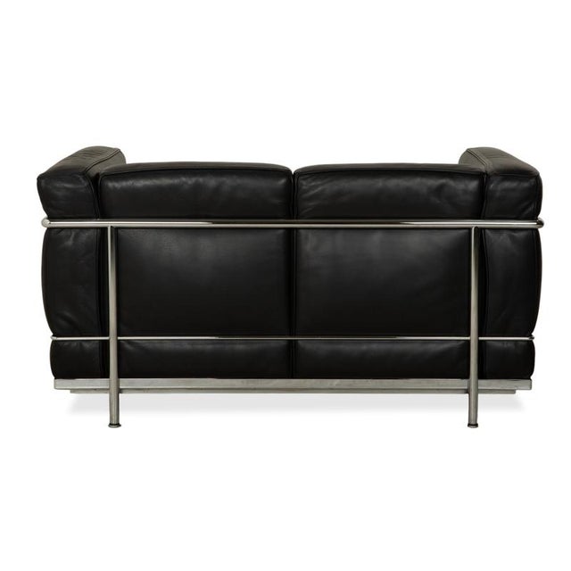 LC 2 2-Seater Sofa in Black Leather and Chrome by Le Corbusier, Pierre Jeanneret and Charlotte Perriand for Cassina For Sale - Image 13 of 15