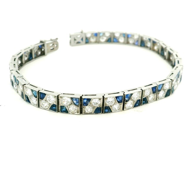 1940s 1940s Platinum Diamond and Sapphire Art Deco–Style Link Bracelet For Sale - Image 5 of 10