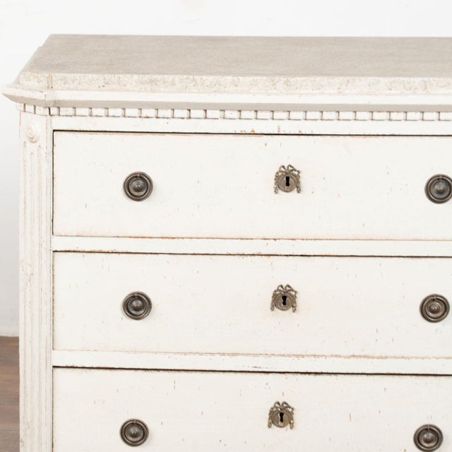 Early 19th Century Swedish Gustavian Chest of Three Drawers For Sale - Image 9 of 15