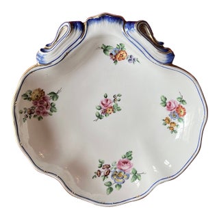 Antique 18th Century Sevres Porcelain Shell Shape Dish Decorated With Bouquets of Floral Sprig For Sale
