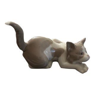 Vintage MCM Lladro Attentive Cat Figurine For Sale