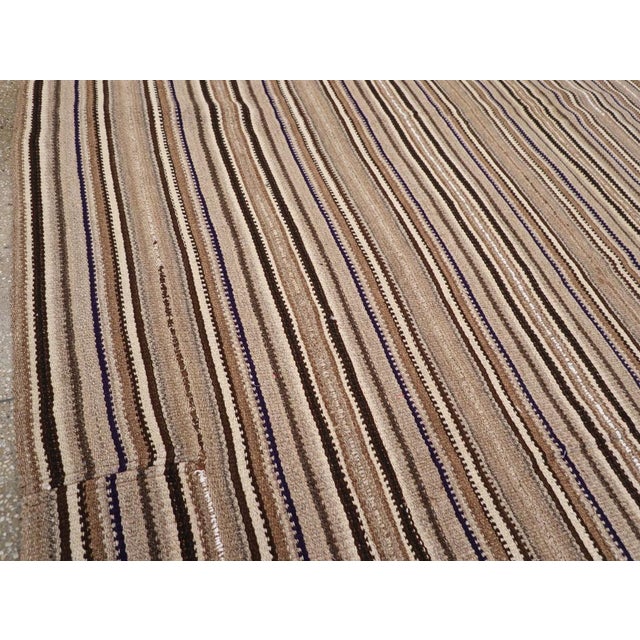 Rustic Mid-20th Century Handmade Turkish Flatweave Kilim Room Size Carpet For Sale - Image 3 of 8