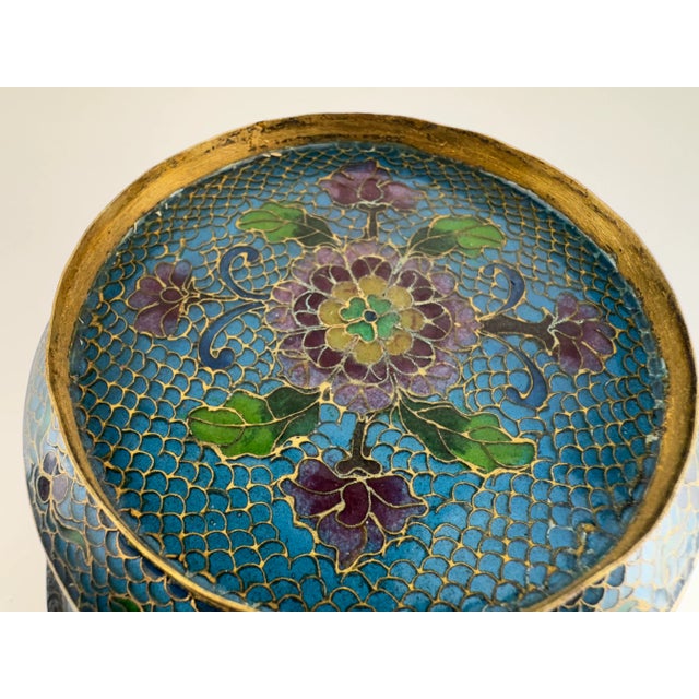 Vintage Mid 20th Century Chinese Cloisonné Decorative Bowl in Brilliant Sky Blue With Floral Motif For Sale - Image 14 of 16