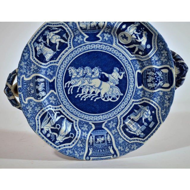 Early 19th Century Spode Blue and White Greek Pattern Hot Water Dishes, Zeus in His Chariot, a Pair For Sale - Image 5 of 8
