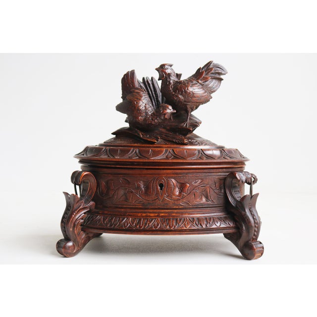 Swiss Oval Jewelry Box in Carved Walnut, 1880 For Sale - Image 13 of 13
