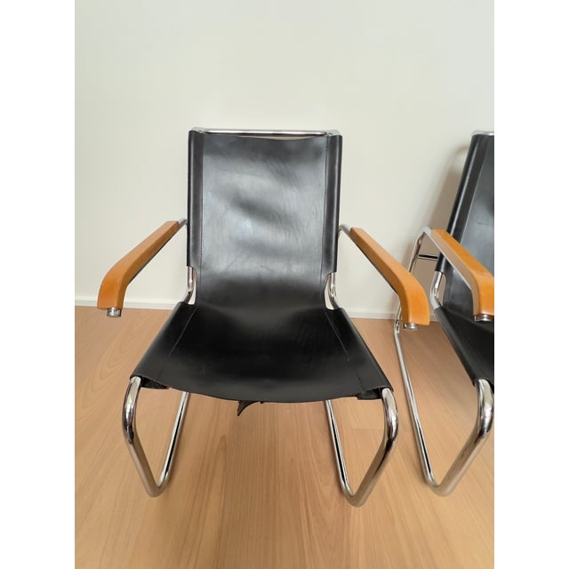 1950s Pair of Early Marcel Breuer B35 Bauhaus Lounge Chairs in Black Leather For Sale - Image 5 of 11